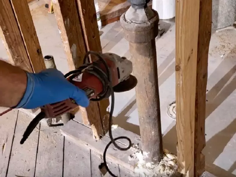 Cutting Cast Iron Pipe in a Tight Space